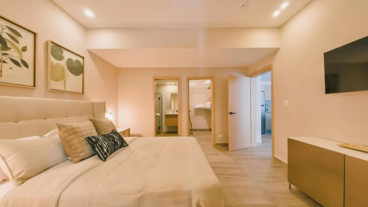 Fully Serviced Apartment At Regatta Living II - 703 Santo Domingo 0*,