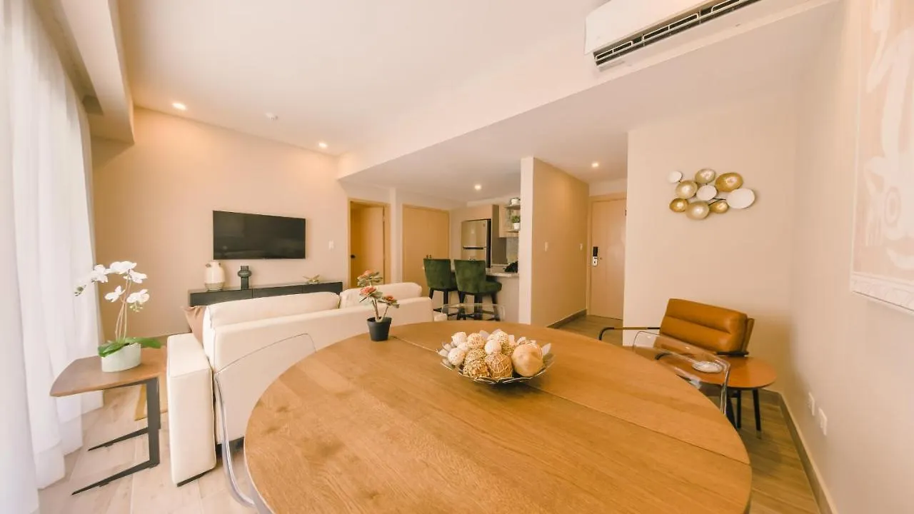 Fully Serviced Apartment At Regatta Living II - 703 Santo Domingo